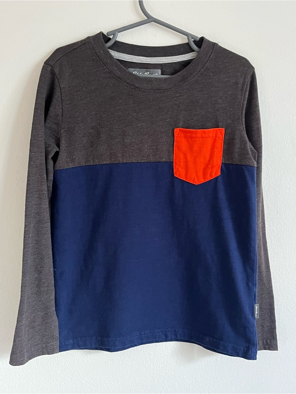 Eddie Bauer Boys Long Sleeve Colorblock Tee size XS (5/6)